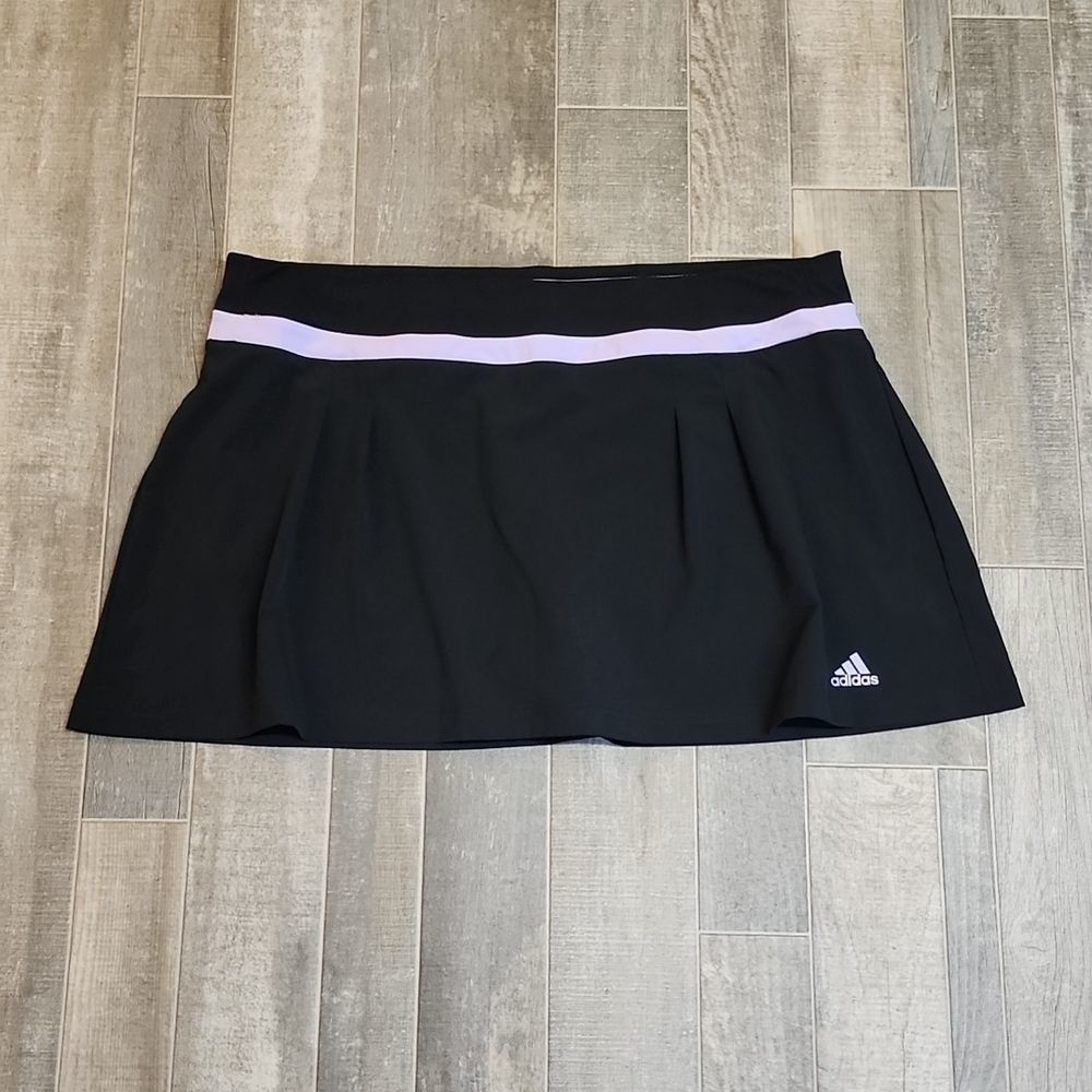 Adidas womans XL tennis skirt